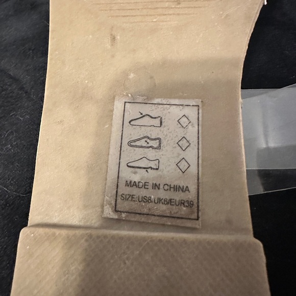 Qupid clear and rhinestone sandals size 8 - Picture 5 of 5